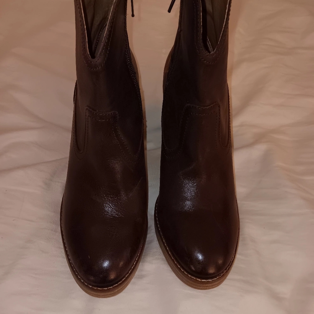 Women's brown Lucky Brand Queys platform booties size 8.